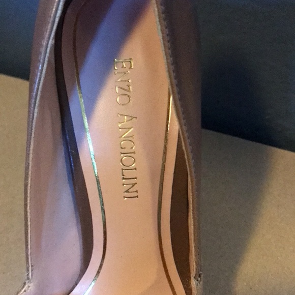 Heels - Picture 4 of 7